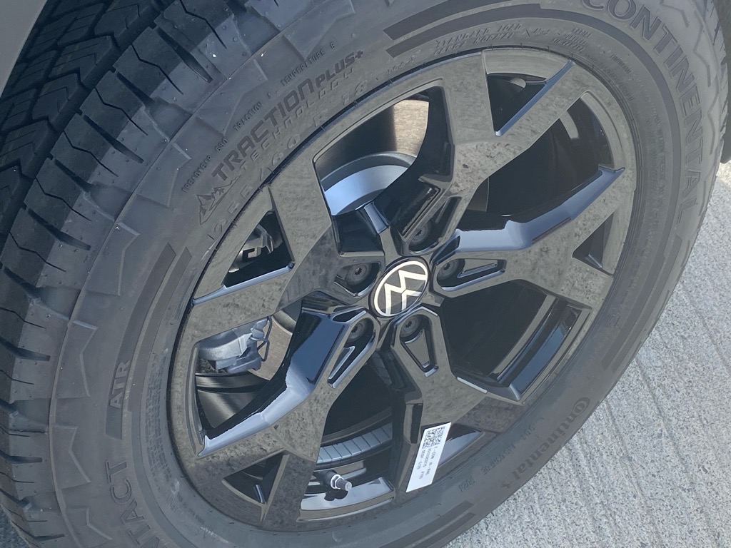 2025 Volkswagen Atlas Peak Edition SE photo 11