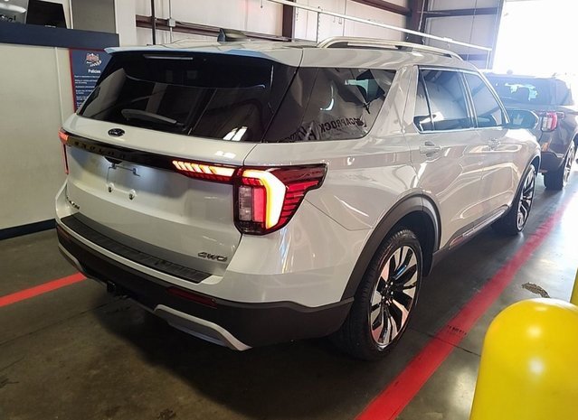 2025 Ford Explorer - Image 2
