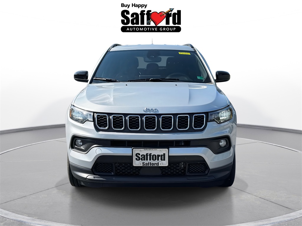 2024 Jeep Compass Latitude Lux photo 3
