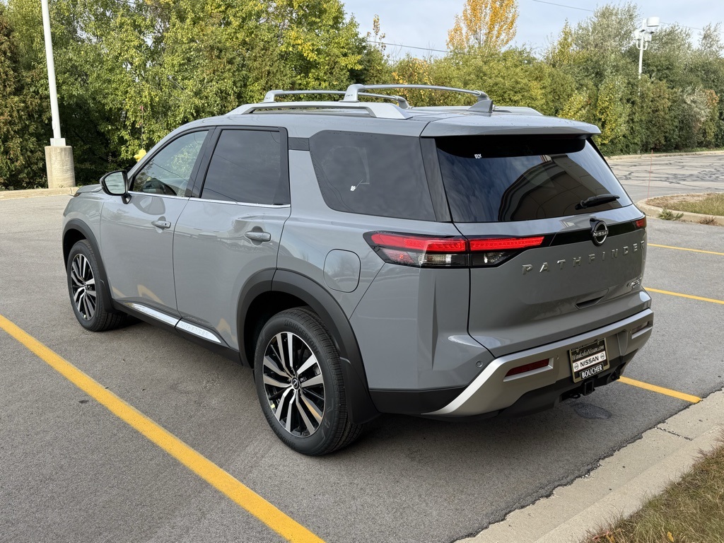 2025 Nissan Pathfinder Platinum photo 4