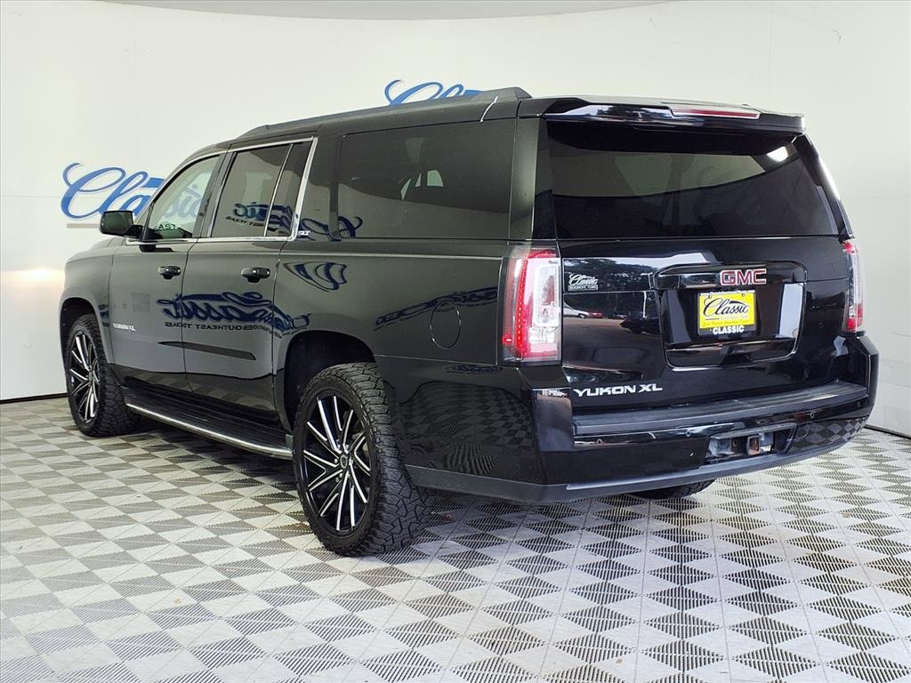 2017 Gmc Yukon XL SLT photo 2