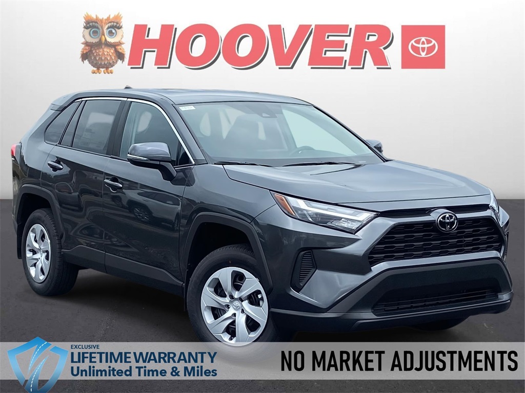 2025 Toyota RAV4 LE's photo