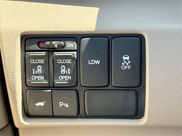 2015 Honda Odyssey Touring photo 33