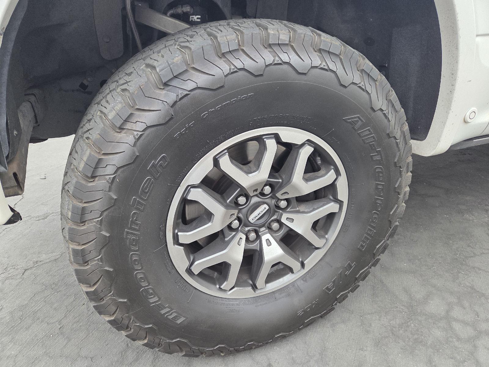 2016 Ford F-150 Limited photo 2