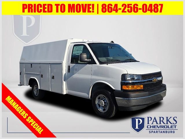 2025 Chevrolet Express Base's photo
