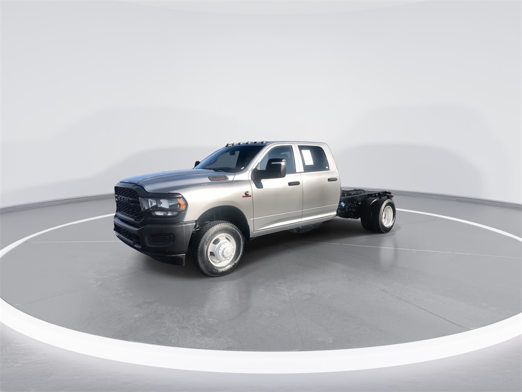 2023 Ram 3500 Tradesman photo 3