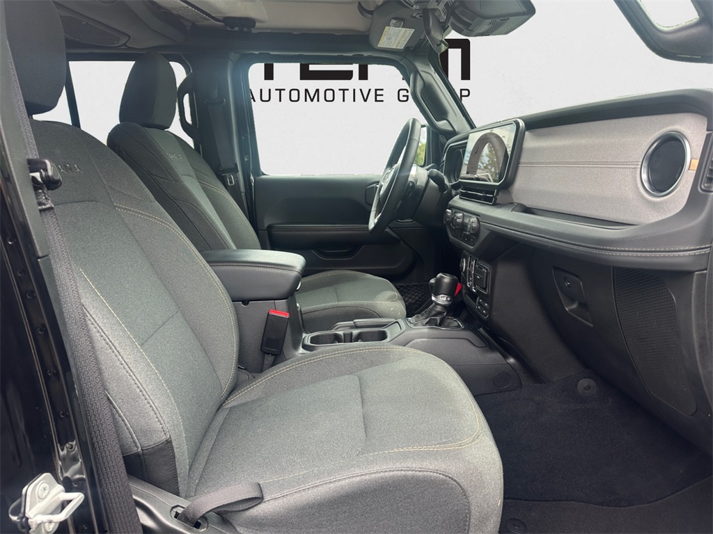 2024 Jeep Wrangler Sahara photo 26
