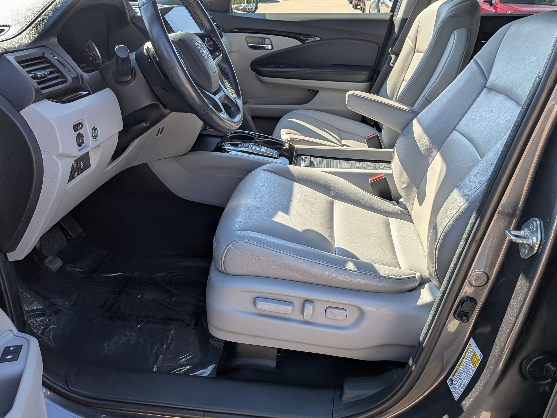 2019 Honda Pilot Touring photo 11