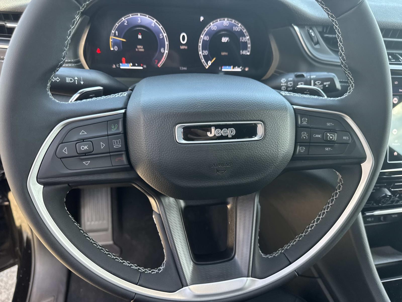 2025 Jeep Grand Cherokee Laredo X photo 8