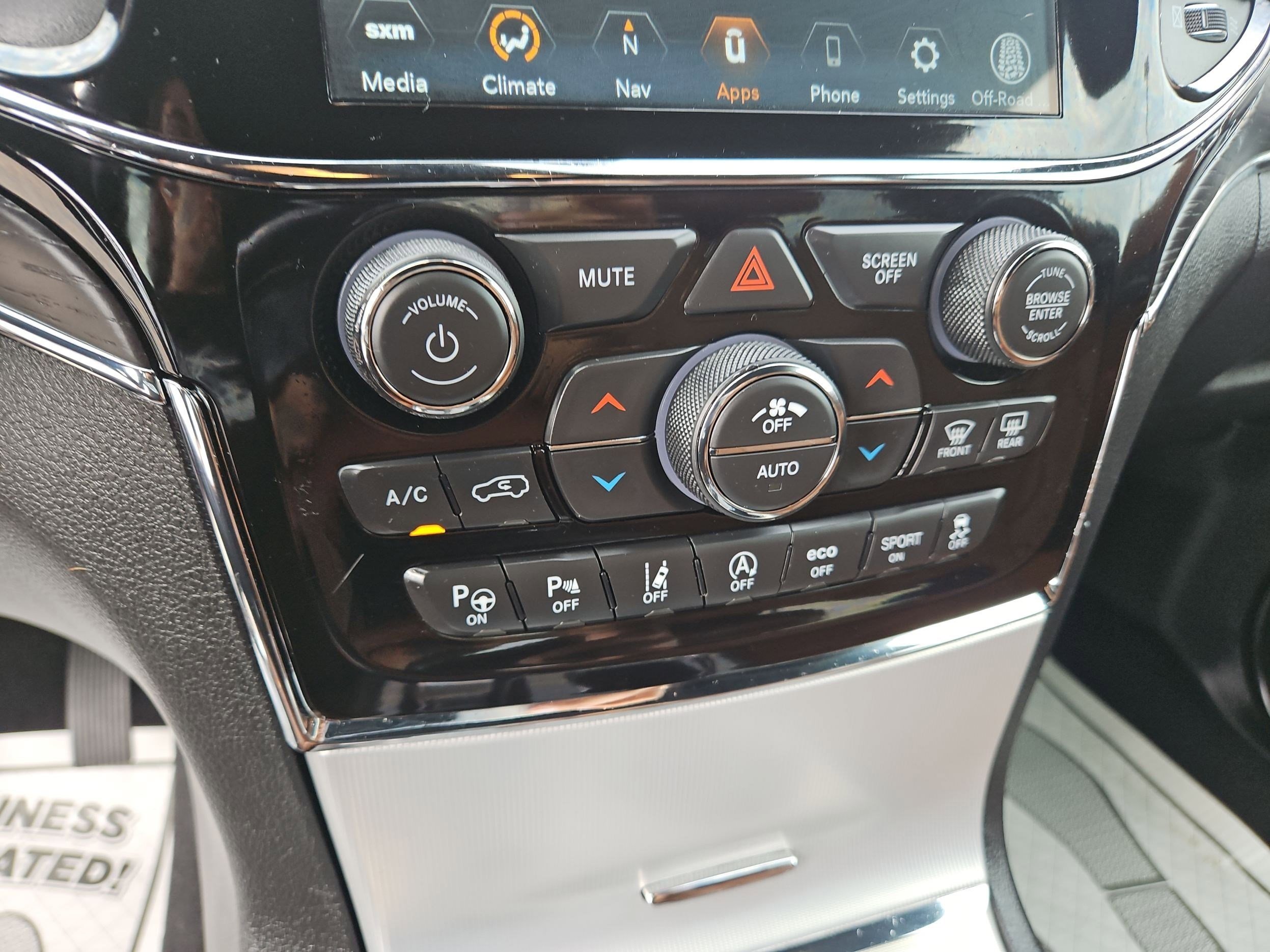 2019 Jeep Grand Cherokee Summit photo 19