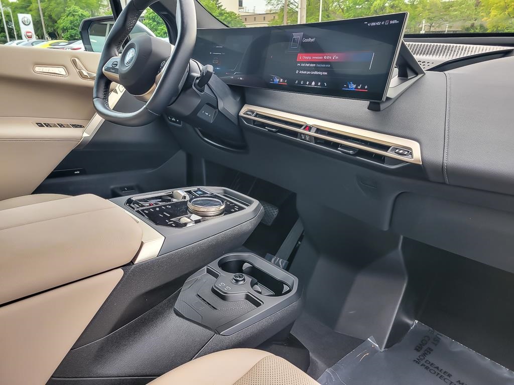 2024 BMW IX - Image 21