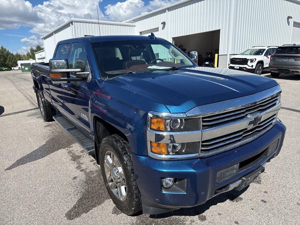 2016 Chevrolet Silverado 2500HD High Country photo 2
