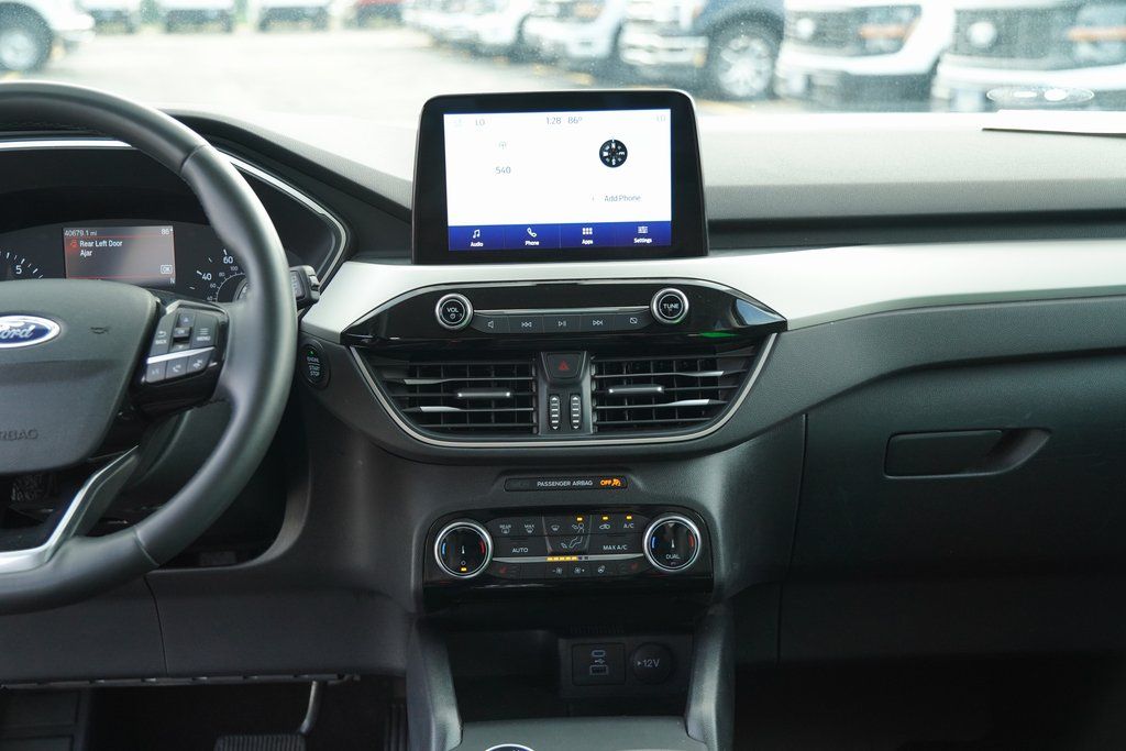 2022 Ford Escape SEL photo 10