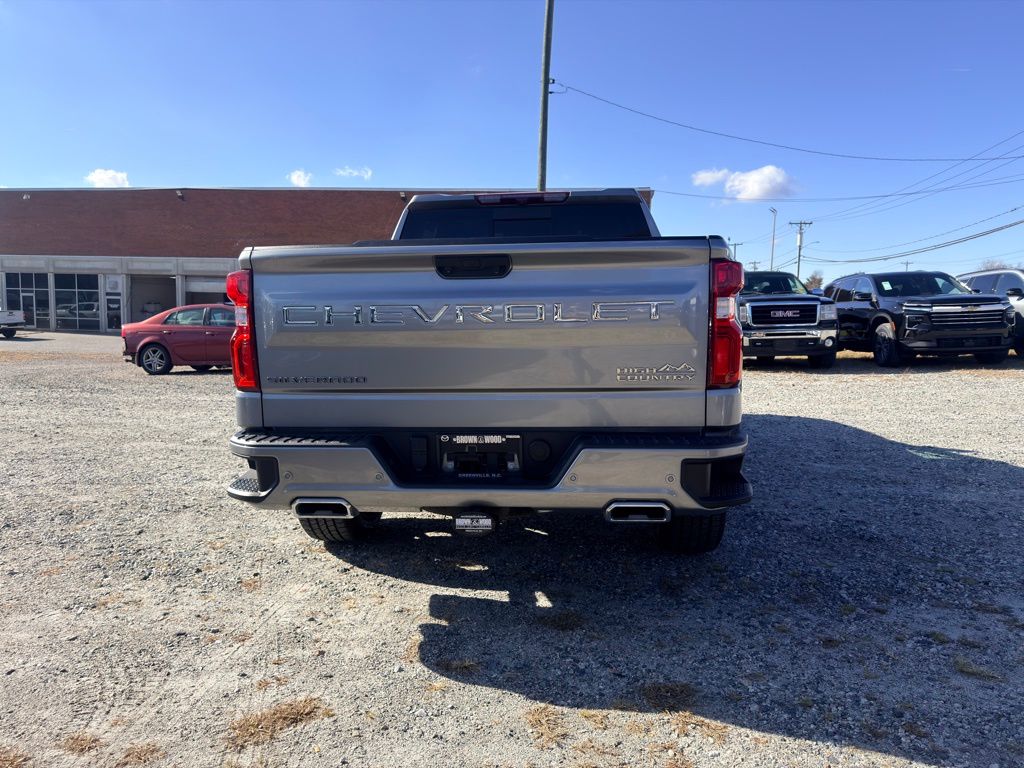 2024 Chevrolet Silverado 1500 High Country photo 4