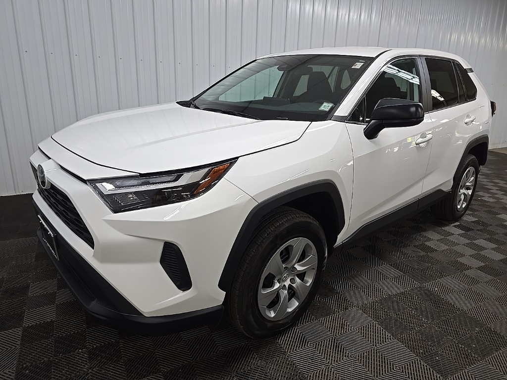 2023 Toyota RAV4 LE photo 8