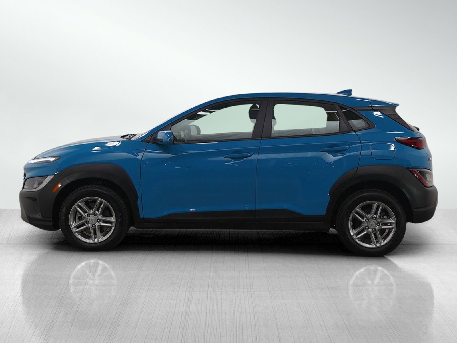 Used 2023 Hyundai Kona SE with VIN KM8K2CAB1PU999893 for sale in Minneapolis, Minnesota