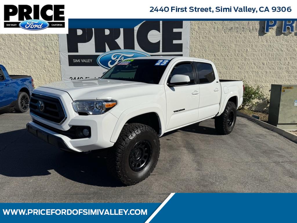 2023 Toyota Tacoma SR5's photo