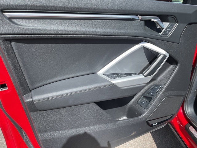 2023 Audi Q3 S line Premium Plus photo 9