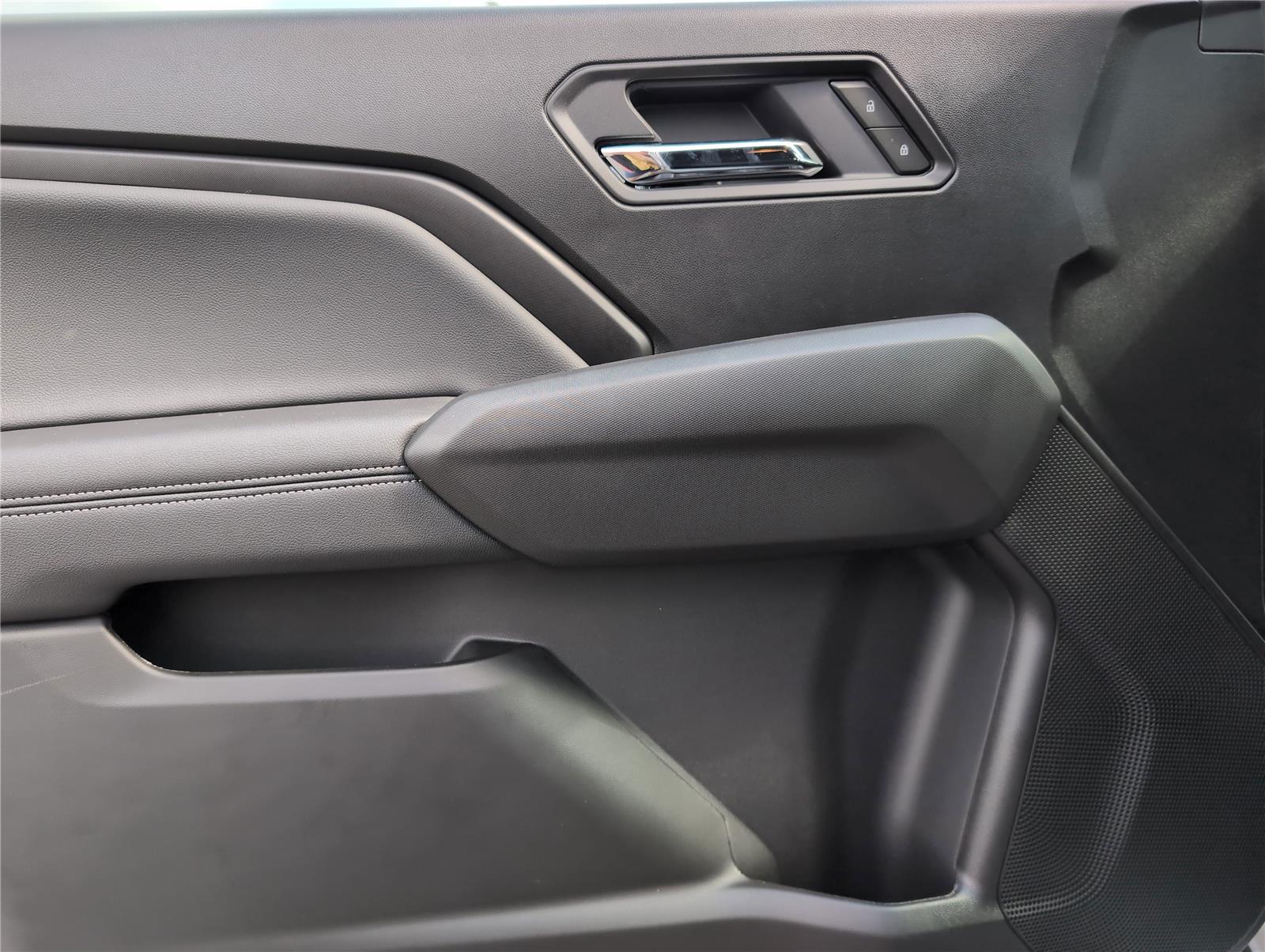 2025 Chevrolet Colorado Work Truck LT photo 11