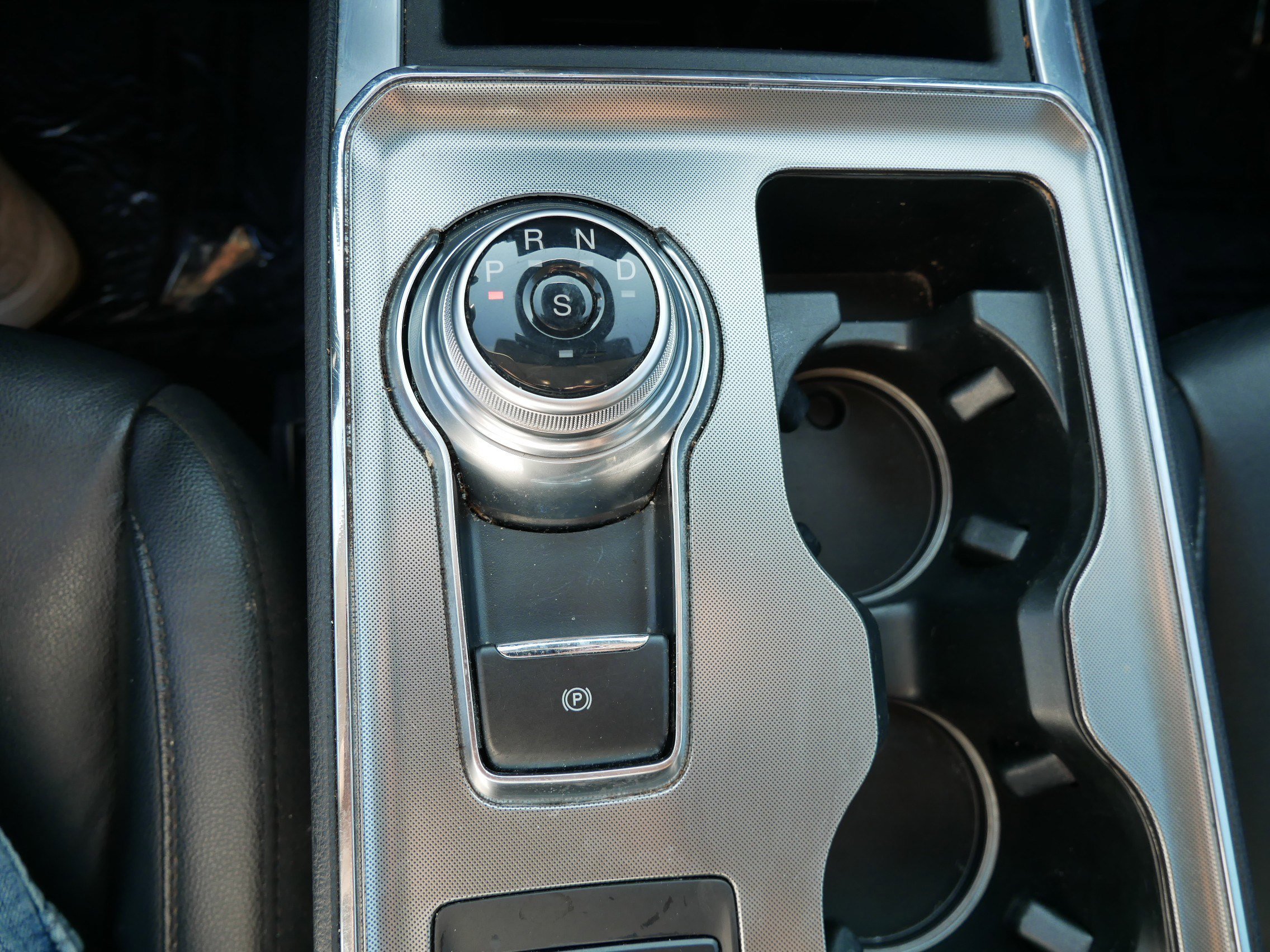 2022 Ford Edge Titanium photo 24