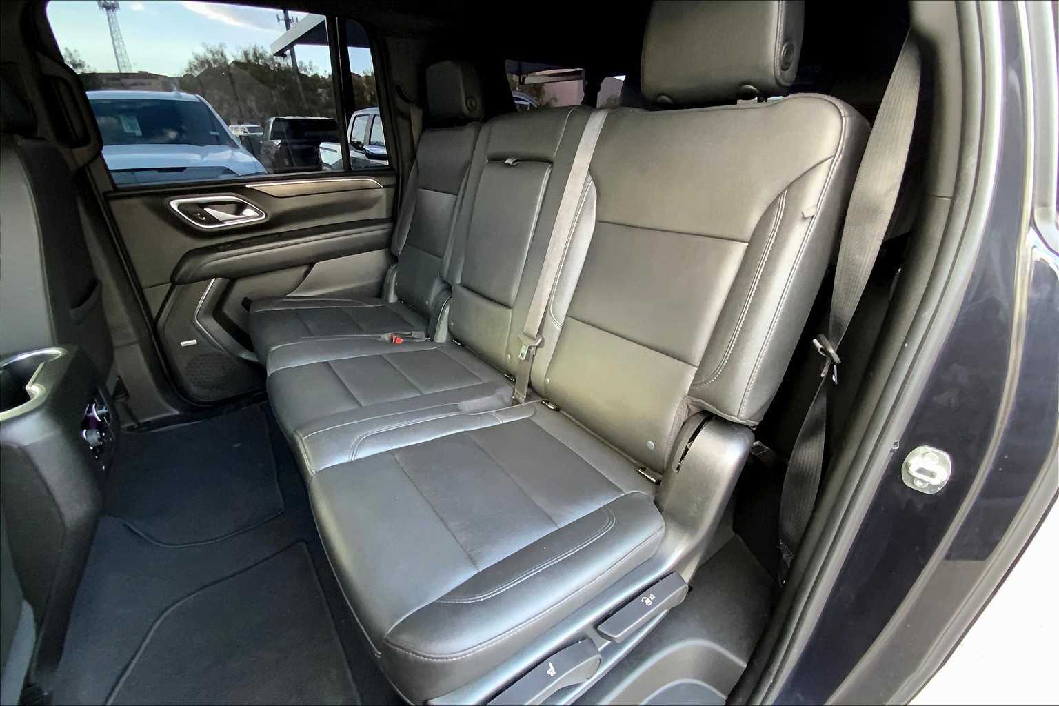 2022 Chevrolet Suburban LT photo 20