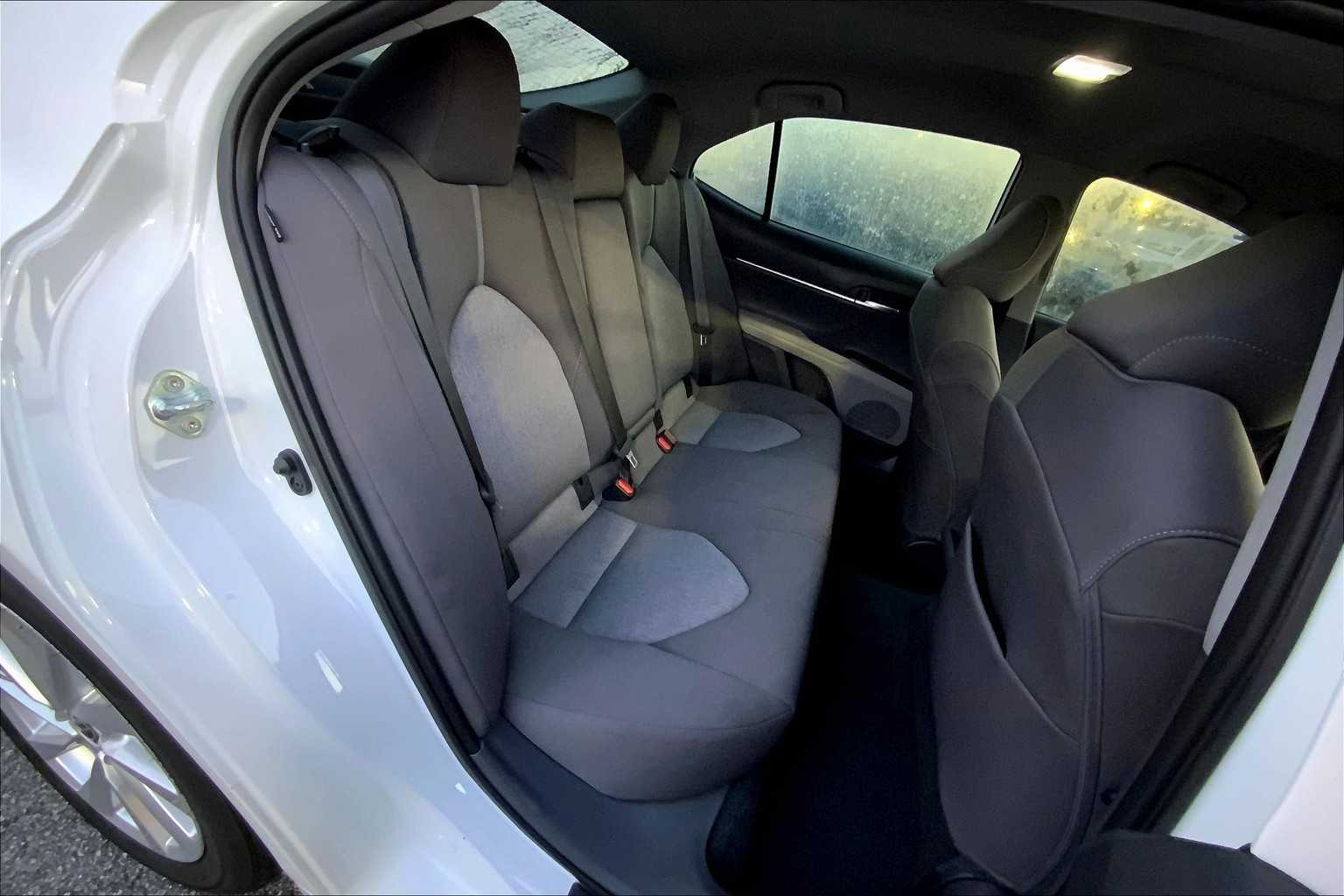 2023 Toyota Camry LE photo 18