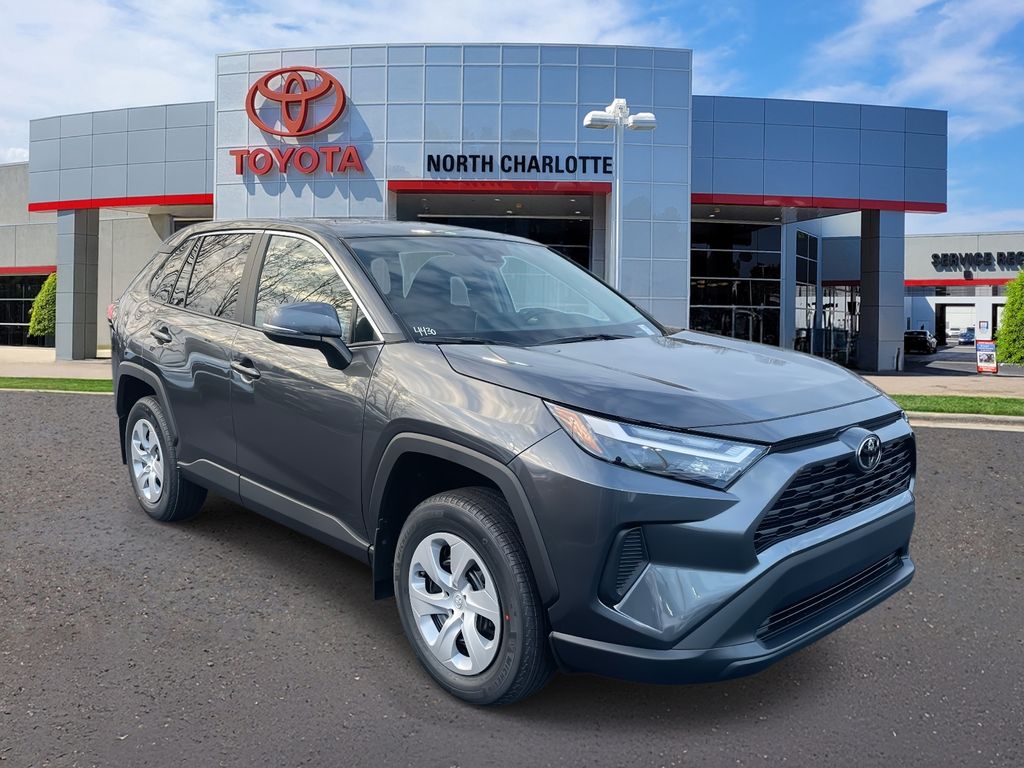 2025 Toyota RAV4 LE's photo