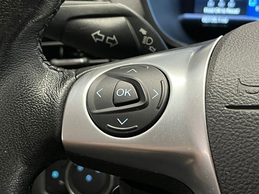 2016 Ford C-Max Energi SEL photo 19