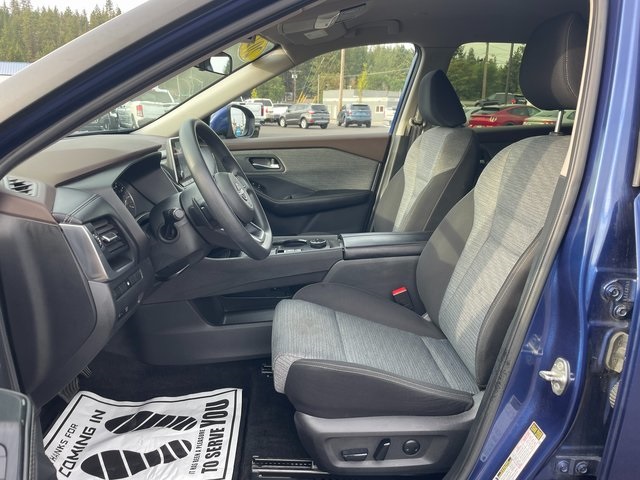 2023 Nissan Rogue SV photo 2