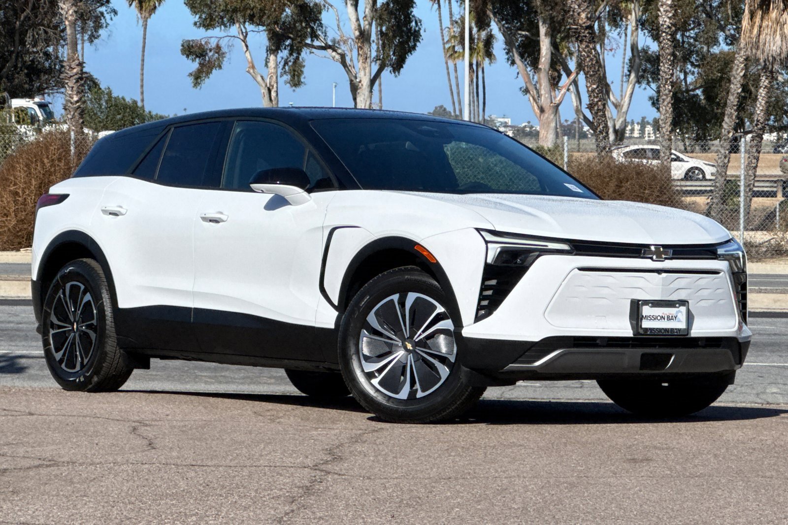 2025 Chevrolet Blazer EV photo 2