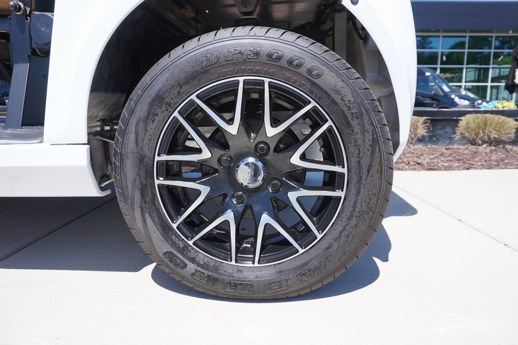 2022 Mercedes Benz E photo 4