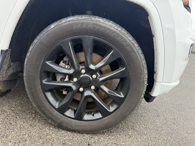 2022 Jeep Cherokee Laredo X photo 3