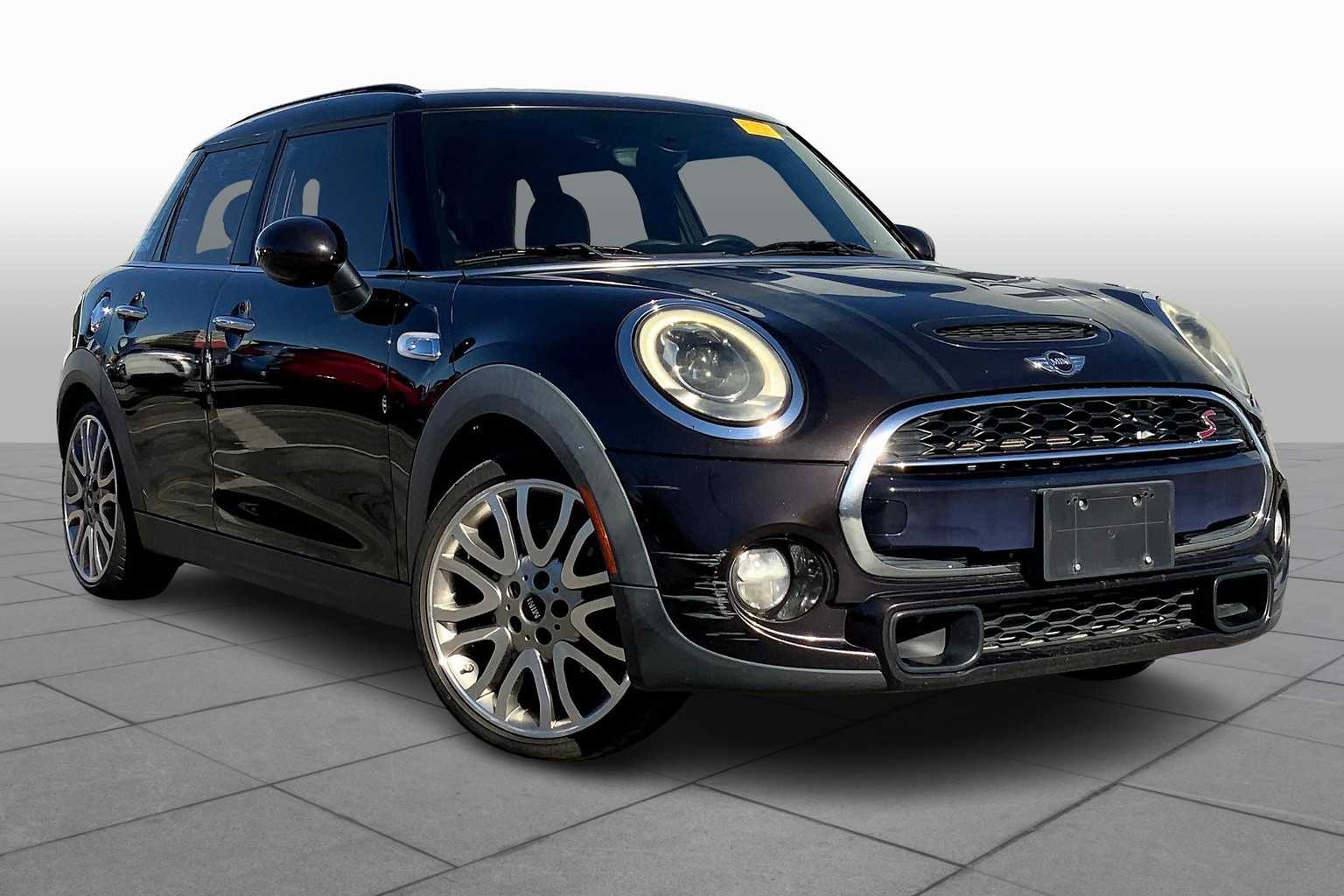 2016 Mini Cooper Hardtop 4 Door S photo 2