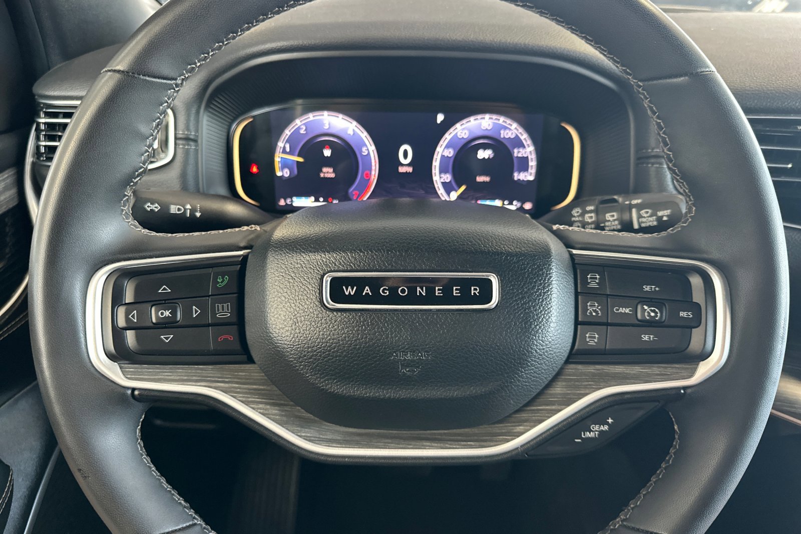 2023 Jeep Wagoneer L Series II photo 22