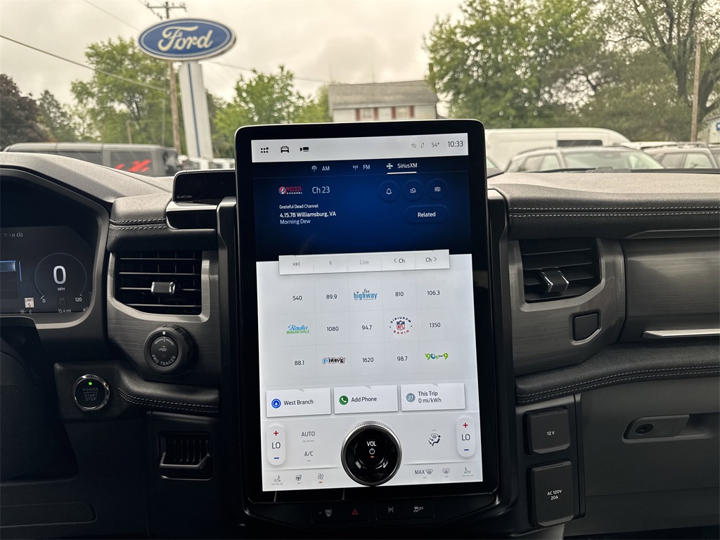 2025 Ford F-150 Lightning photo 29