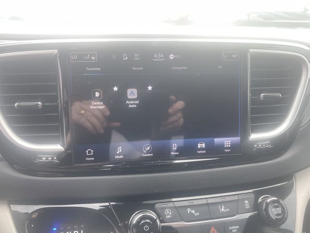 2022 Chrysler Pacifica Touring L photo 15