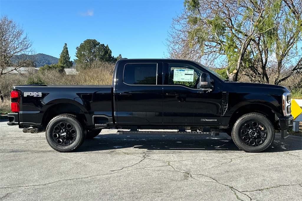 2025 Ford F-250 photo 3