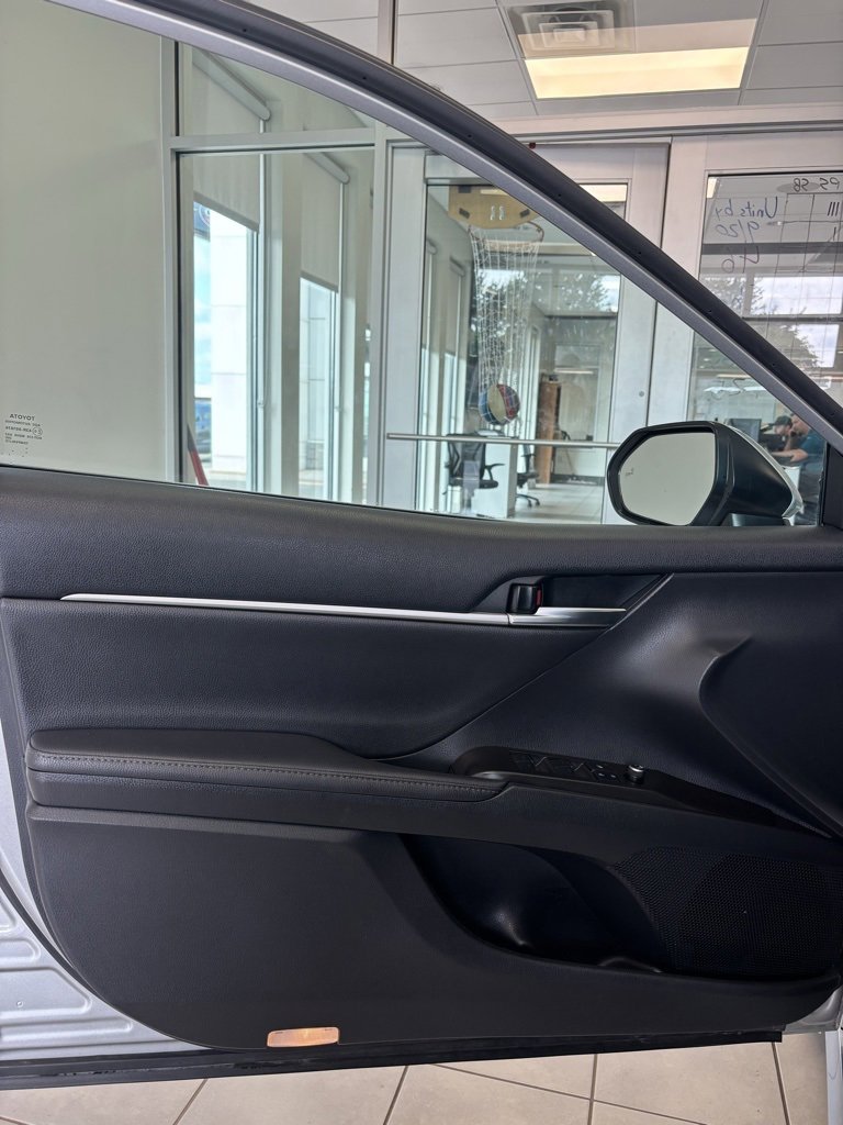 2021 Toyota Camry XLE photo 4