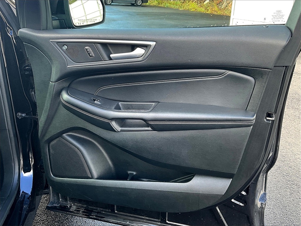 2022 Ford Edge Titanium photo 12