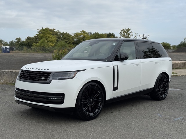 2025 Land Rover Range Rover SE's photo