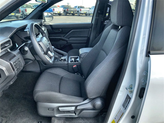 2025 Toyota 4Runner SR5 photo 3