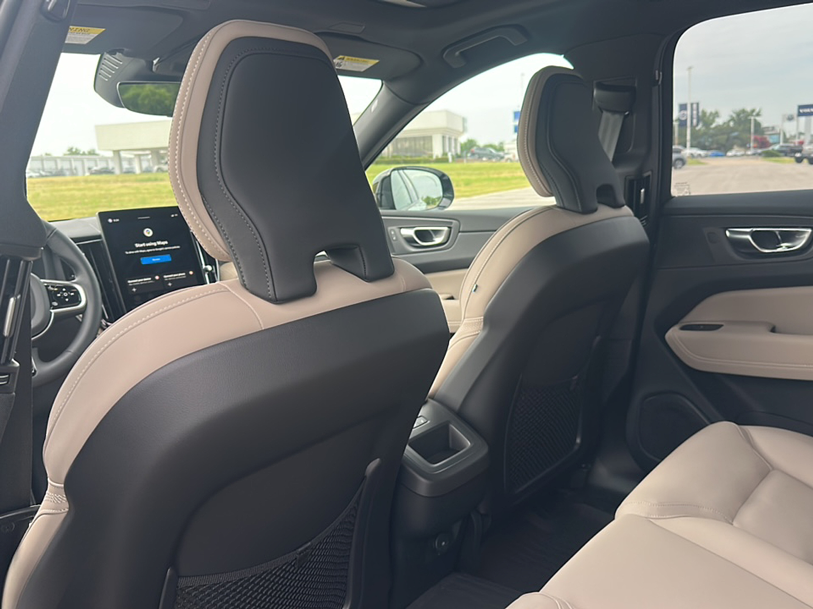 2026 Volvo XC60 B5 Plus photo 5