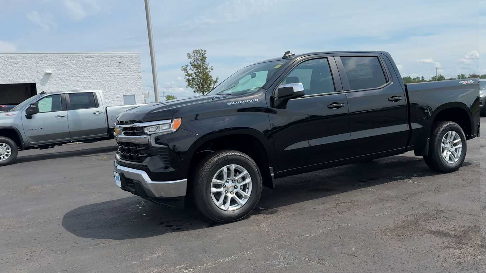 2026 Chevrolet Silverado 1500 LT photo 3