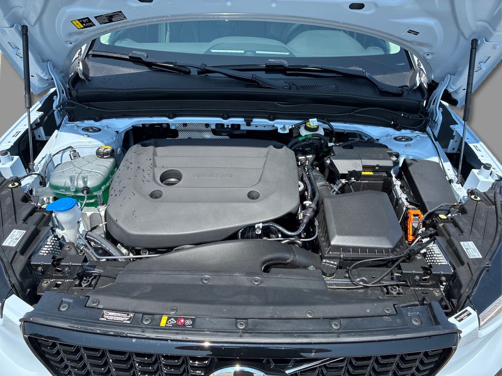 2026 Volvo XC40 AWD Plus photo 12