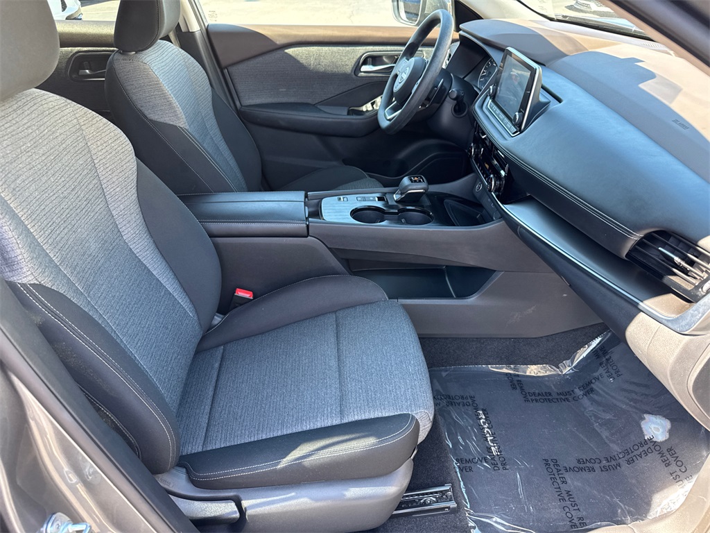 2023 Nissan Rogue SV photo 14