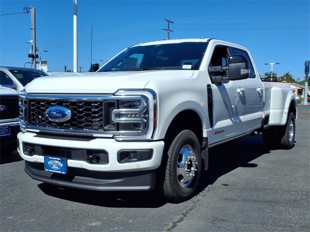 2026 Ford F-350 Super Duty Platinum's photo