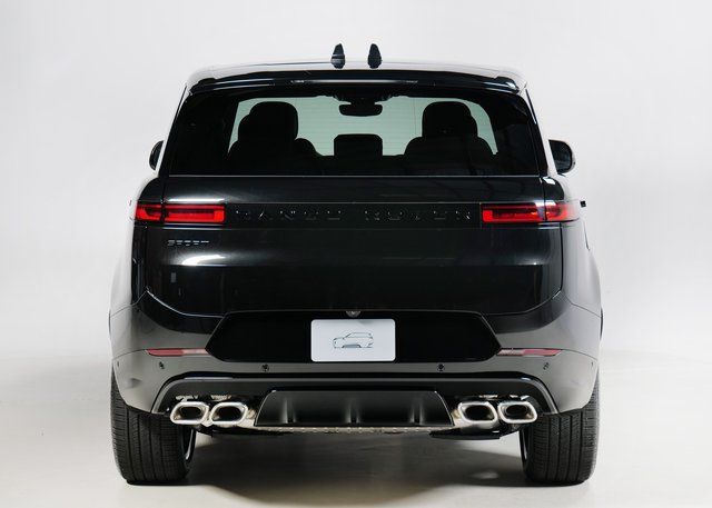 2025 Land Rover Range Rover Sport SE photo 3