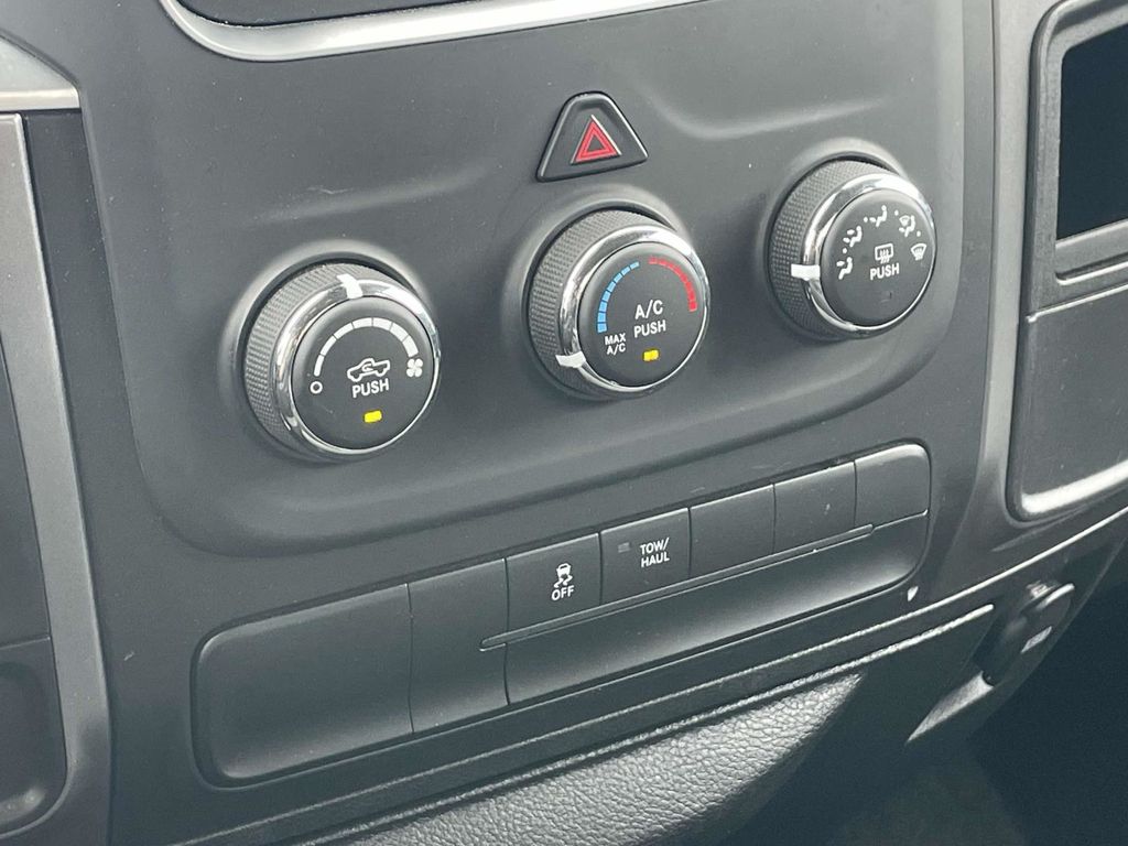 2024 Ram 1500 Classic SLT photo 34