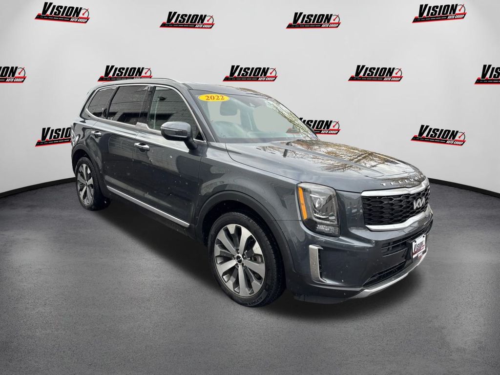 2022 Kia Telluride S photo 2