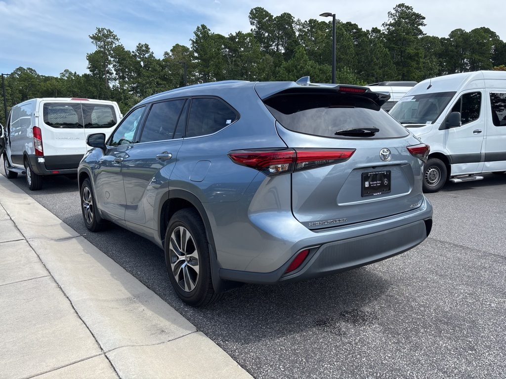 2021 Toyota Highlander XLE photo 4